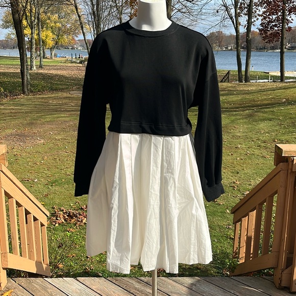 NWT Pretty Garden adorable loose pleated dress S-M - Picture 2 of 12